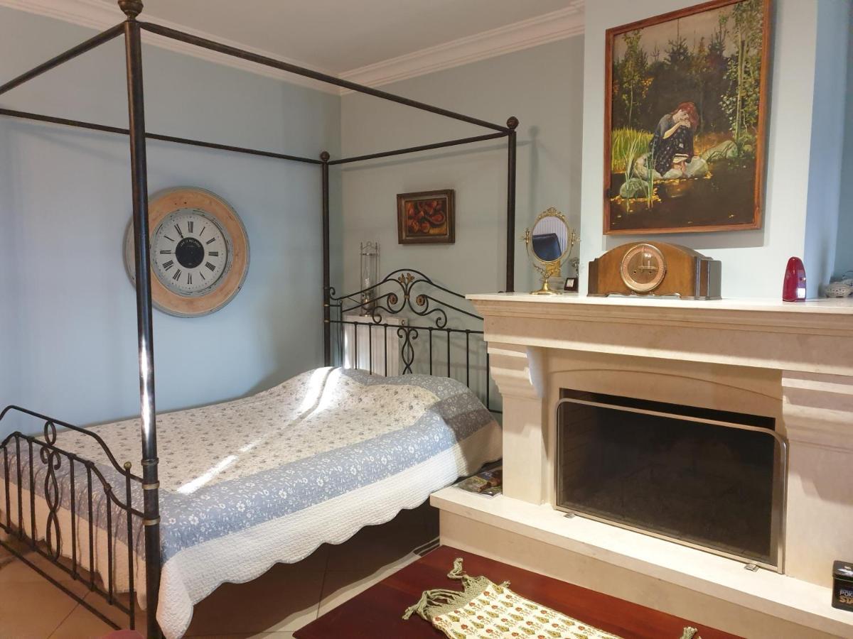 Apartment In Anakasia Overlooking Volos Bagian luar foto