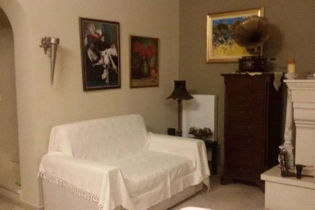 Apartment In Anakasia Overlooking Volos Bagian luar foto